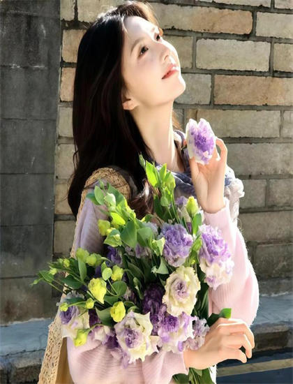 文化分析：《结局》中的导演的艺术风格与视觉语言 理解作品的时代背景与文化语境